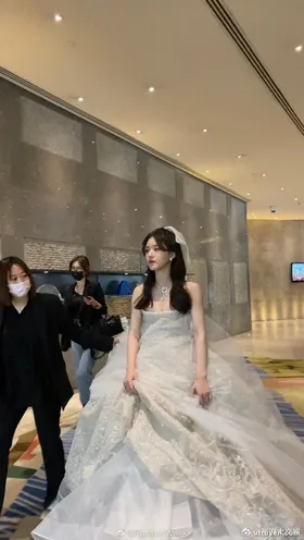 Ánh Dương Trong Bóng Đêm