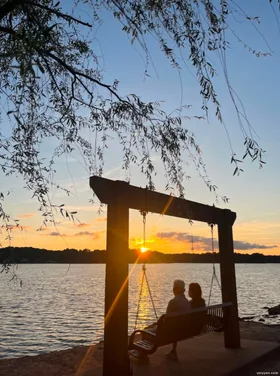 Bạn Trai Cho Tình Cũ Mượn Tiền