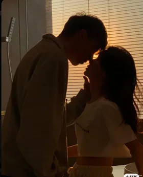 Cặp Đôi Hướng Nội