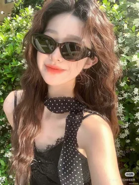 Cha Mẹ Ruột Nhưng Không Phải Người Nhà