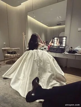 Chiếc Váy Cưới Của Người Khác