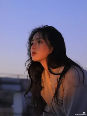 Chồng Tôi Nhận Nuôi Một Cô Bé