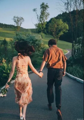 LẠC LÕNG GIỮA DÒNG ĐỜI Full