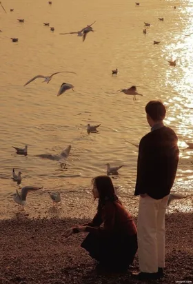 Lời Thì Thầm Trong Chiếc Hộp Thời Gian