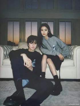 Nam Nữ Chính Xung Quanh Tôi Đều Có Bệnh