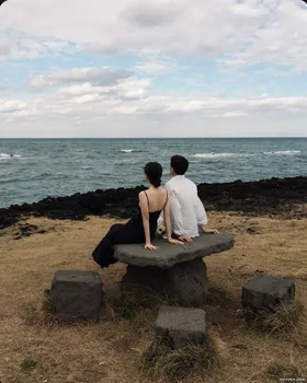 Thứ Tôi Cần Không Phải Anh