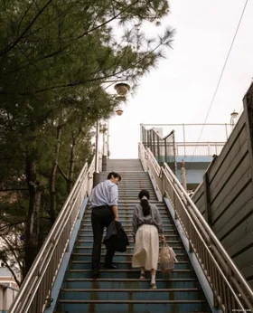 Trọng Sinh Về Ngày Chồng Thuyết Phục Tôi Nghỉ Làm